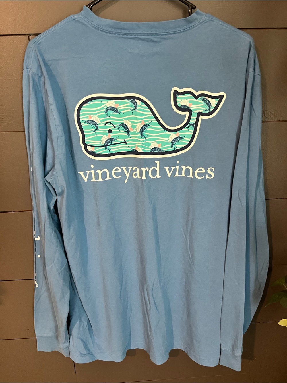 Men’s Vineyard Vines Blue Marlin Whale Logo Long Sleeve Pocket Tee Shirt